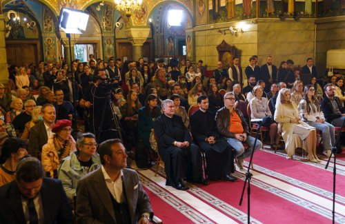 Concert caritabil organizat de studenții teologi din București Poza 212635