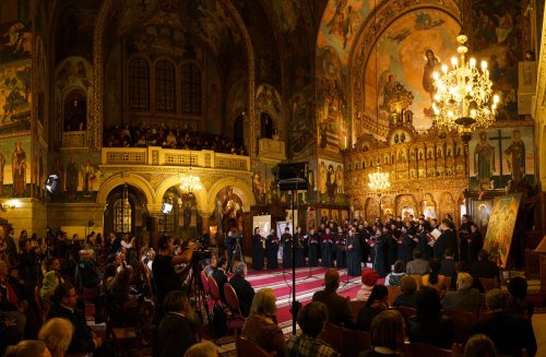 Concert caritabil organizat de studenții teologi din București Poza 212684