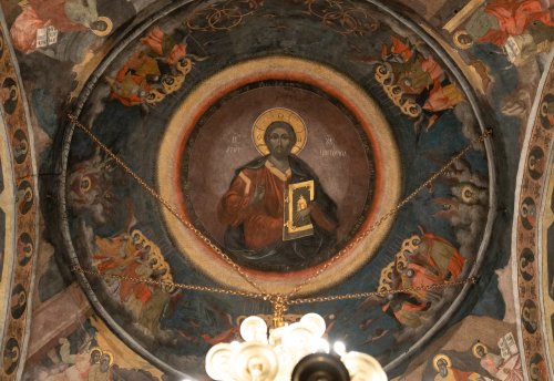 Sărbătoare la Biserica „Sfântul Nicolae”-Dintr-o zi din Bucureşti Poza 213056