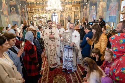 Sărbătoare la Biserica „Sfântul Nicolae”-Dintr-o zi din Bucureşti Poza 213094