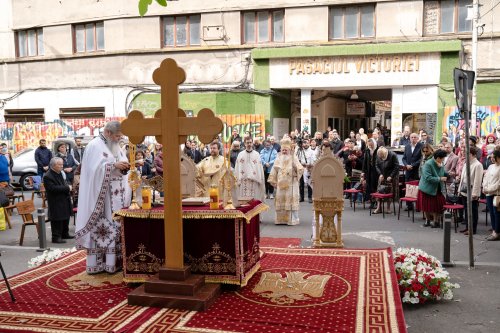 Sărbătoare la Biserica „Sfântul Nicolae”-Dintr-o zi din Bucureşti Poza 213097