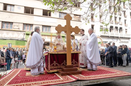 Sărbătoare la Biserica „Sfântul Nicolae”-Dintr-o zi din Bucureşti Poza 213112