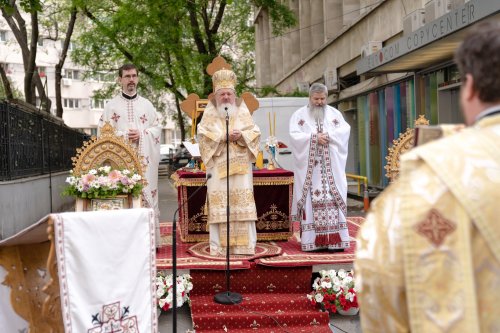 Sărbătoare la Biserica „Sfântul Nicolae”-Dintr-o zi din Bucureşti Poza 213118