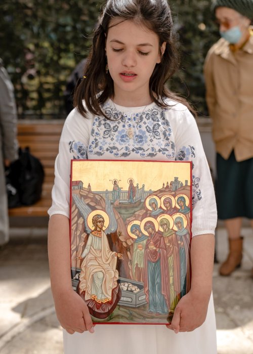 Sărbătoare la Biserica „Sfântul Nicolae”-Dintr-o zi din Bucureşti Poza 213210