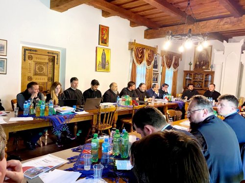 Adunarea Generală a Federației Filantropia la Mănăstirea Lainici Poza 213367