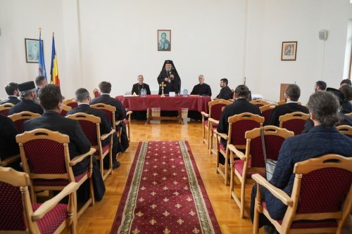 Au început conferinţele preoţeşti de primăvară în Arhiepiscopia Sibiului Poza 213294