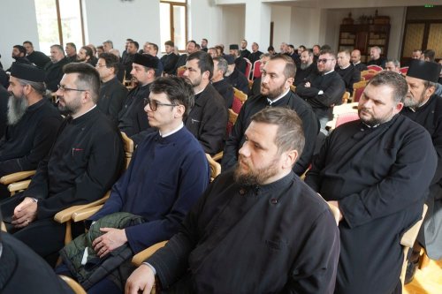 Au început conferinţele preoţeşti de primăvară în Arhiepiscopia Sibiului Poza 213295