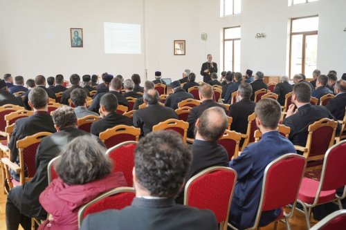 Au început conferinţele preoţeşti de primăvară în Arhiepiscopia Sibiului Poza 213298