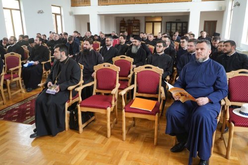 Au început conferinţele preoţeşti de primăvară în Arhiepiscopia Sibiului Poza 213300