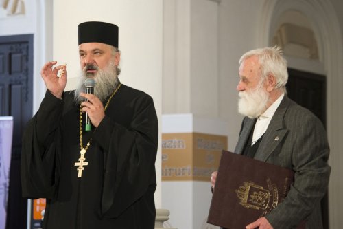 Crucea Moldavă oferită maestrului Ștefan Câlția la Iași Poza 213565