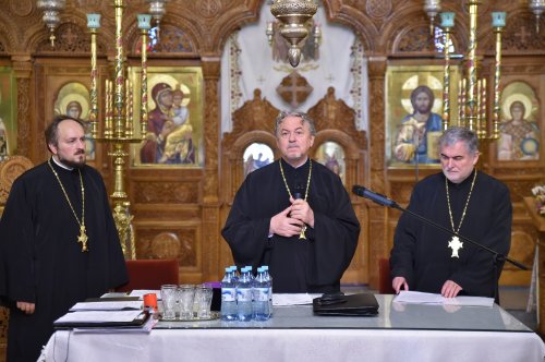 Alegerea noii Adunări eparhiale a Arhiepiscopiei Bucureștilor Poza 213625