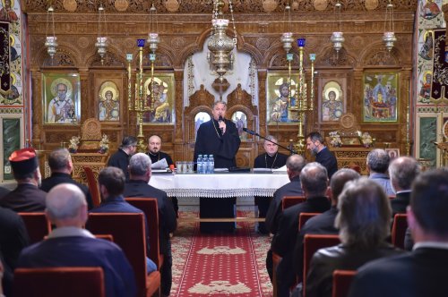 Alegerea noii Adunări eparhiale a Arhiepiscopiei Bucureștilor Poza 213627