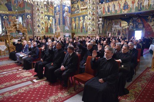 Alegerea noii Adunări eparhiale a Arhiepiscopiei Bucureștilor Poza 213628