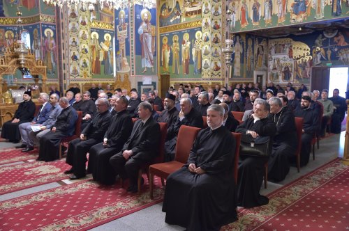 Alegerea noii Adunări eparhiale a Arhiepiscopiei Bucureștilor Poza 213631