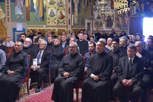 Alegerea noii Adunări eparhiale a Arhiepiscopiei Bucureștilor Poza 213633