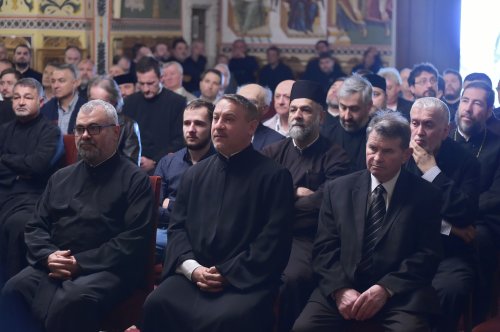 Alegerea noii Adunări eparhiale a Arhiepiscopiei Bucureștilor Poza 213634