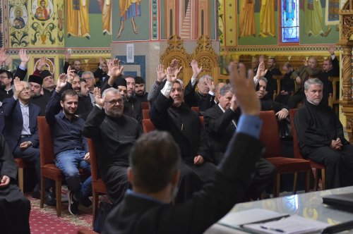 Alegerea noii Adunări eparhiale a Arhiepiscopiei Bucureștilor Poza 213639
