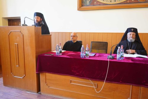 Conferinţă preoţească la Sibiu Poza 213610