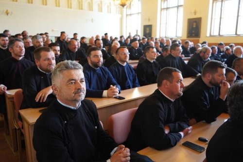 Conferinţă preoţească la Sibiu Poza 213612