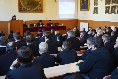 Conferinţă preoţească la Sibiu Poza 213617