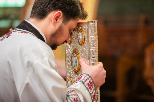 Hirotonie întru preot pentru un diacon psalt de la Catedrala Patriarhală Poza 213791