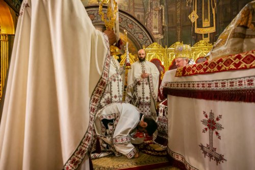 Hirotonie întru preot pentru un diacon psalt de la Catedrala Patriarhală Poza 213826