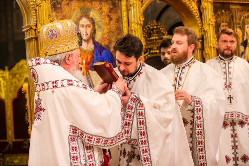 Hirotonie întru preot pentru un diacon psalt de la Catedrala Patriarhală Poza 213844