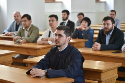 Lansare de carte la Facultatea de Teologie Ortodoxă din Bucureşti Poza 214131