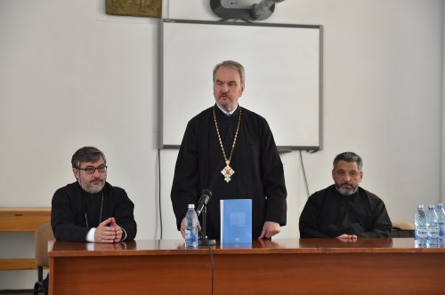 Lansare de carte la Facultatea de Teologie Ortodoxă din Bucureşti Poza 214135