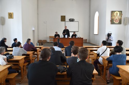 Lansare de carte la Facultatea de Teologie Ortodoxă din Bucureşti Poza 214136