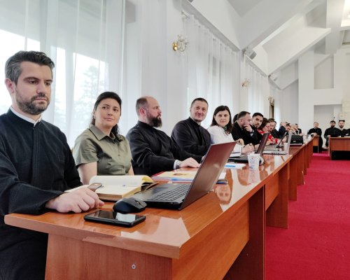 Întâlnire cu personalul administrativ din protoieriile Eparhiei Bucureștilor Poza 214249