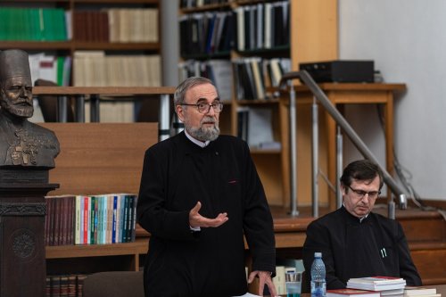 Un nou conducător de doctorat la Facultatea de Teologie Ortodoxă din București Poza 214233