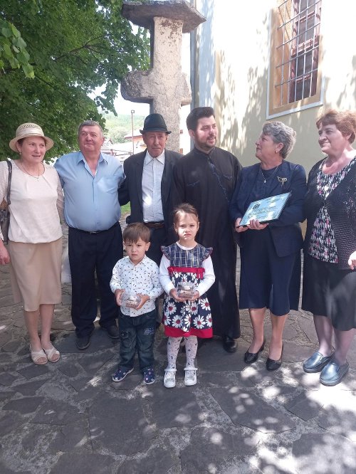 Recunoştinţă pentru familiile din Boița, judeţul Sibiu, cu peste 50 de ani de căsnicie Poza 214311