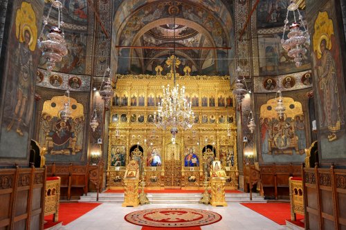 Hramul istoric al Catedralei Patriarhale, jertfă de laudă adusă sfinţilor Poza 214348