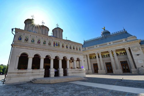 Hramul istoric al Catedralei Patriarhale, jertfă de laudă adusă sfinţilor Poza 214357