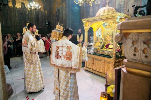 Laudă de seară adusă Sfinţilor Împăraţi la Catedrala Patriarhală Poza 214477