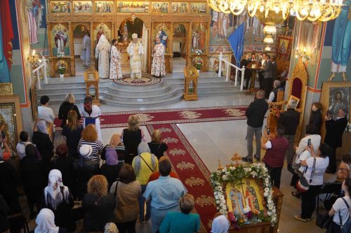 Biserica „Învierea Domnului” din Sibiu a fost târnosită Poza 214922