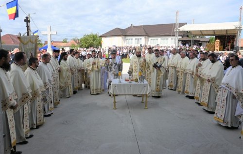 Resfinţire şi binecuvântare la Badon, Episcopia Sălajului Poza 214923