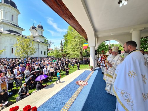 Resfinţire şi binecuvântare la Badon, Episcopia Sălajului Poza 214931