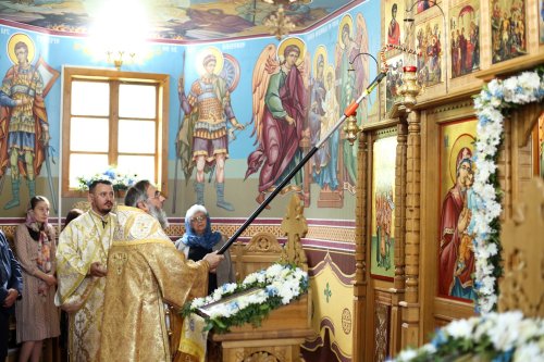 Sfințirea picturii unei biserici din județul Vrancea Poza 214941