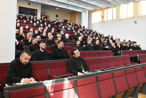 Conferințe preoțești de primăvară în Eparhia Vadului, Feleacului și Clujului Poza 215126