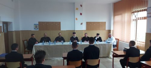 Examen de atestat la Seminarul Teologic din Târgoviște Poza 215161