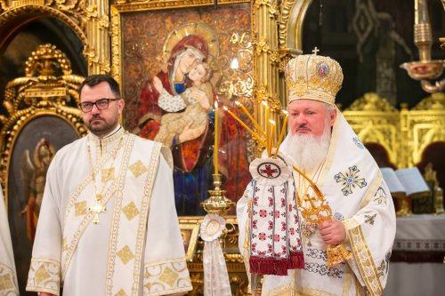 Consilier patriarhal de la Cancelaria Sfântului Sinod, hirotonit întru preot Poza 215524