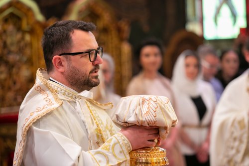 Consilier patriarhal de la Cancelaria Sfântului Sinod, hirotonit întru preot Poza 215532