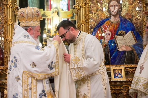 Consilier patriarhal de la Cancelaria Sfântului Sinod, hirotonit întru preot Poza 215551