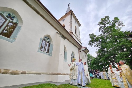 Biserica „Buna Vestire” din Cepari a fost resfințită  Poza 215590