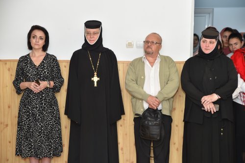 Zi de sărbătoare la Seminarul Teologic din Brănești Poza 215670