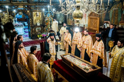 Racla cu moaștele Sfântului Ioan cel Nou de la Suceava a fost așezată spre închinare Poza 216091