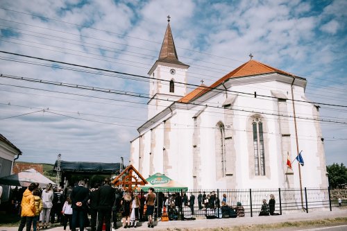 Sărbătoare la biserica monument istoric de secol XV din Dipşa, Bistriţa‑Năsăud Poza 215852