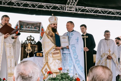 Sărbătoare la biserica monument istoric de secol XV din Dipşa, Bistriţa‑Năsăud Poza 215853